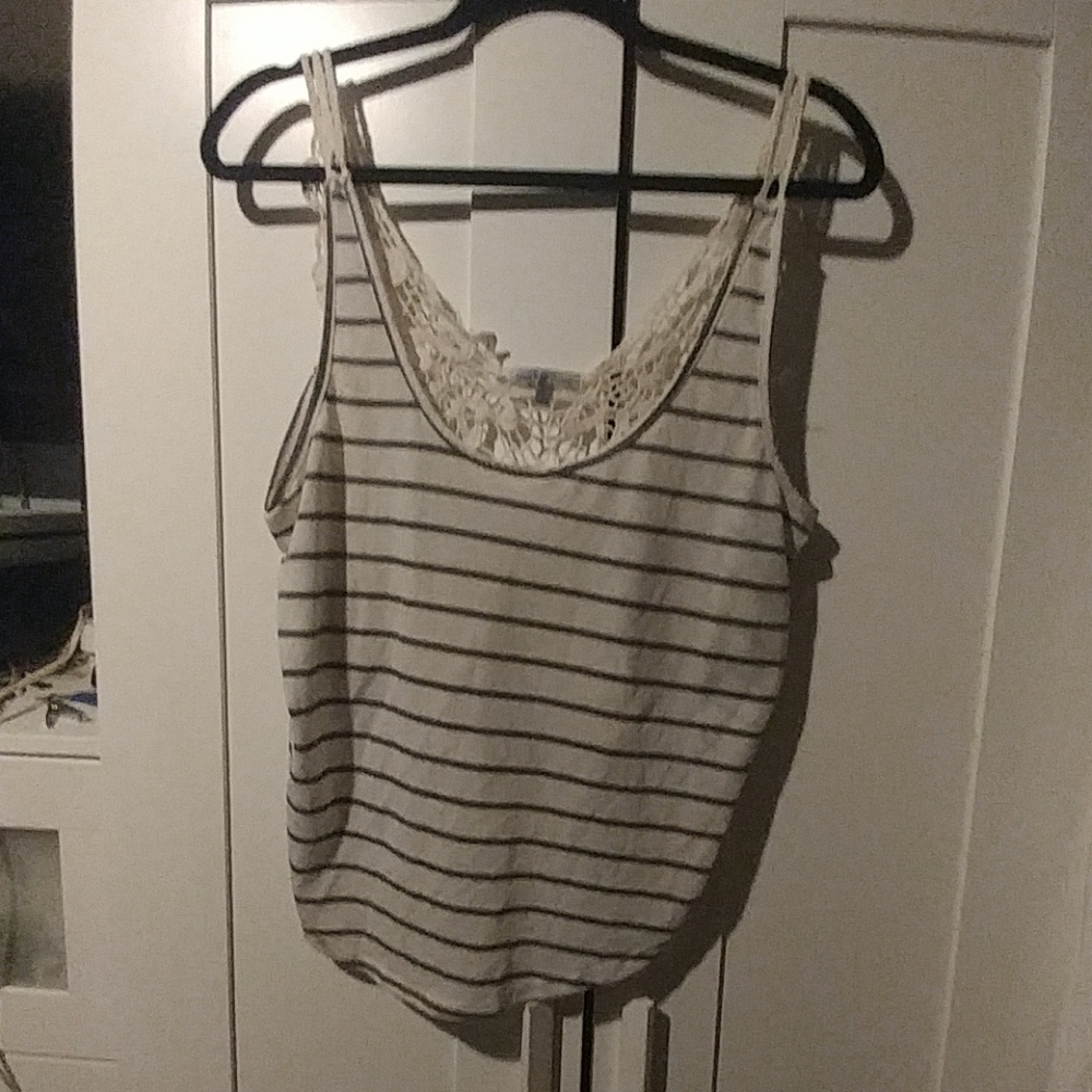 White and gray stripped crop top